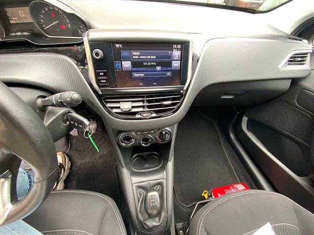 2017 peugeot 208 c - hatchback - afbeelding 3 van  29