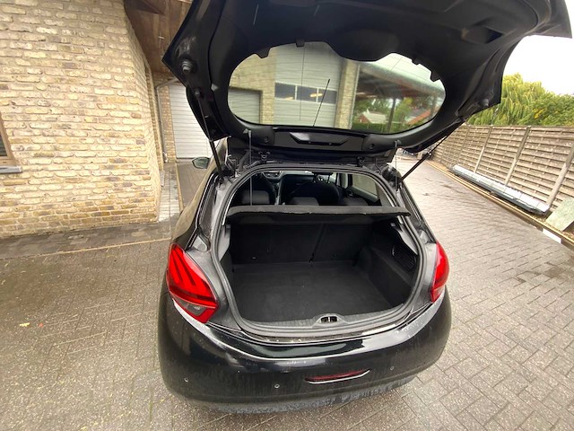 2017 peugeot 208 c - hatchback - afbeelding 17 van  29