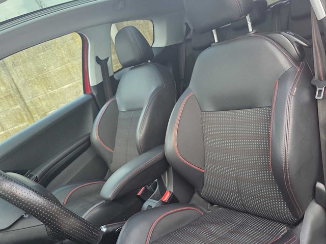 2017 peugeot 208 gt-line 1.2 auto - afbeelding 8 van  11