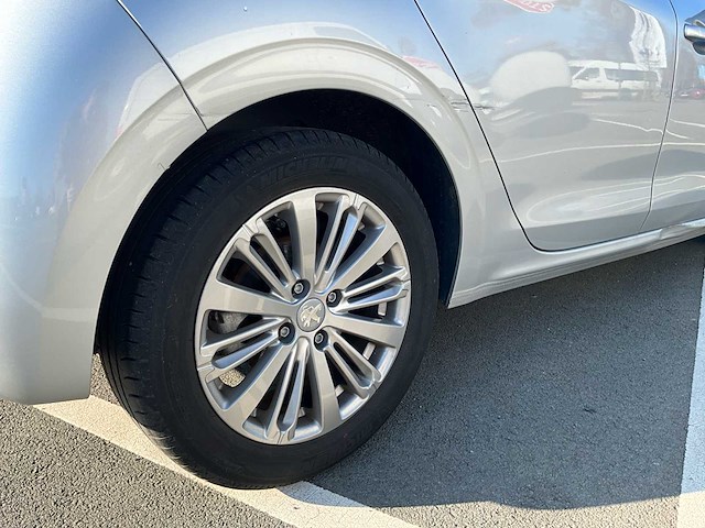 2017 peugeot 208 personenauto - afbeelding 3 van  50