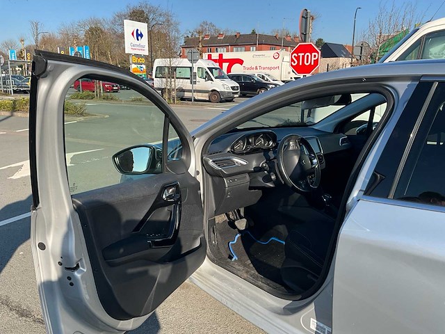 2017 peugeot 208 personenauto - afbeelding 8 van  50