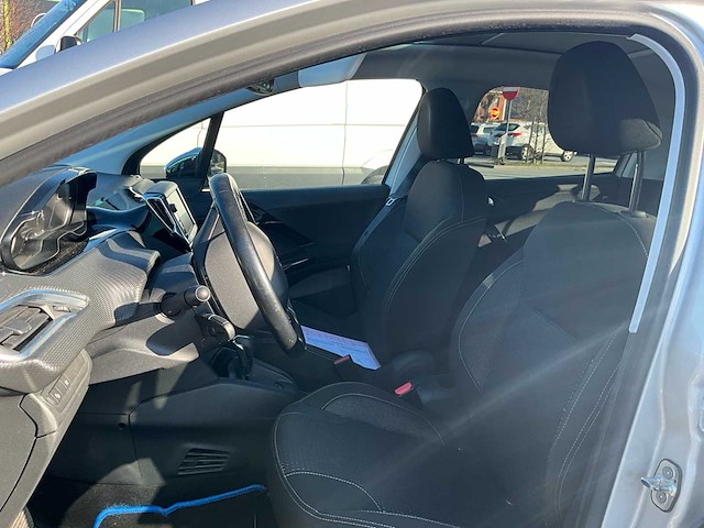 2017 peugeot 208 personenauto - afbeelding 10 van  50