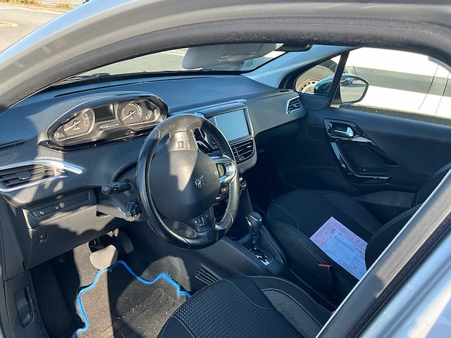 2017 peugeot 208 personenauto - afbeelding 13 van  50