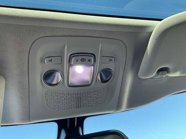 2017 peugeot 208 personenauto - afbeelding 22 van  50