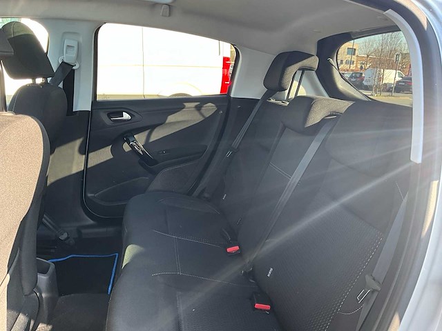 2017 peugeot 208 personenauto - afbeelding 26 van  50