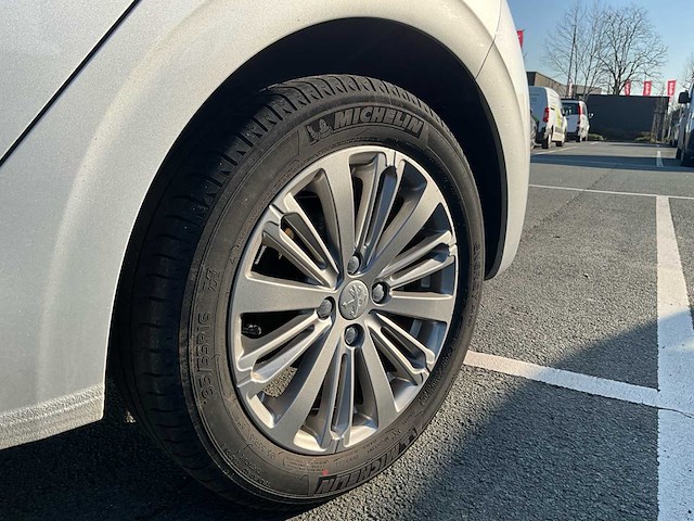 2017 peugeot 208 personenauto - afbeelding 49 van  50