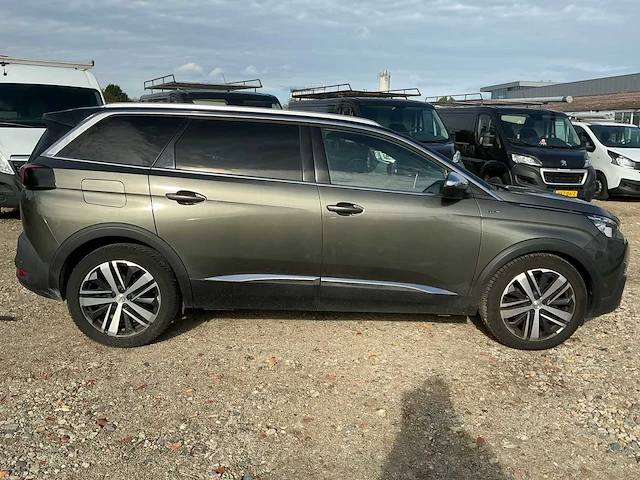 2017 peugeot 5008 gt personenauto - afbeelding 27 van  30