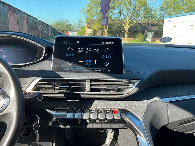 2017 peugeot 5008 personenauto - afbeelding 18 van  43