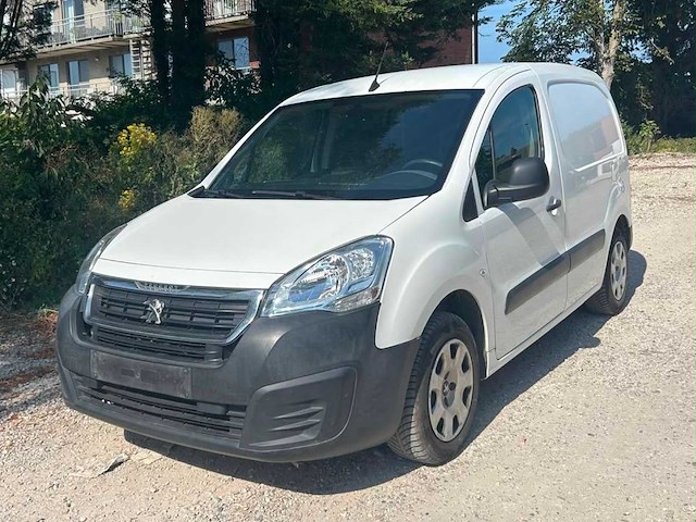 2017 peugeot partner lichte vracht - 3 pers - airco - automaat- euro 6 - afbeelding 1 van  26