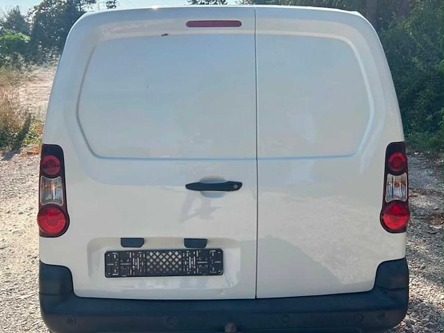 2017 peugeot partner lichte vracht - 3 pers - airco - automaat- euro 6 - afbeelding 21 van  26
