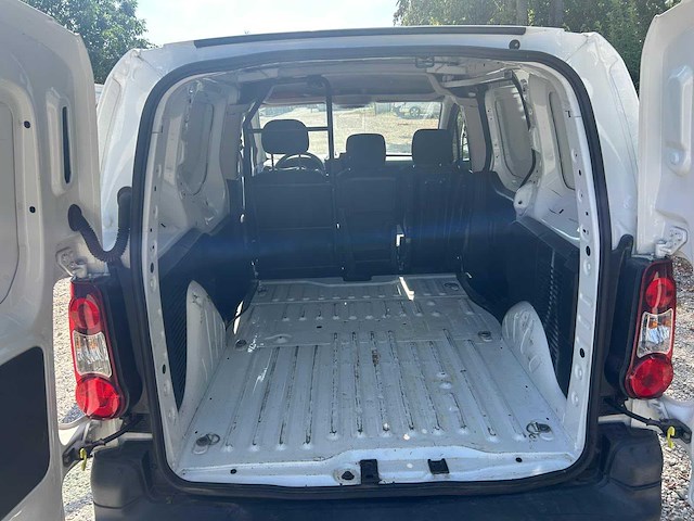 2017 peugeot partner lichte vracht - 3 pers - airco - automaat- euro 6 - afbeelding 11 van  26