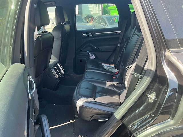 2017 porsche cayenne platinum edition - afbeelding 12 van  23