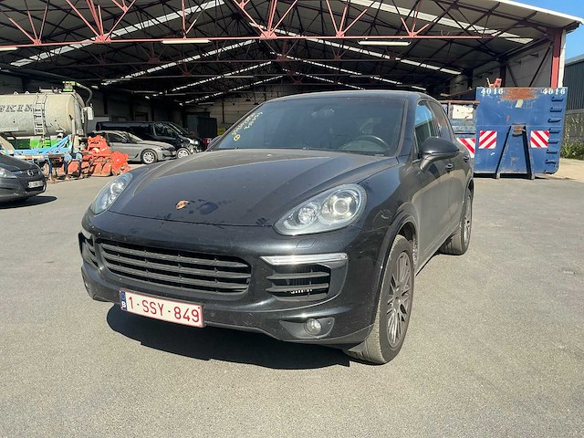 2017 porsche cayenne platinum edition - afbeelding 1 van  8