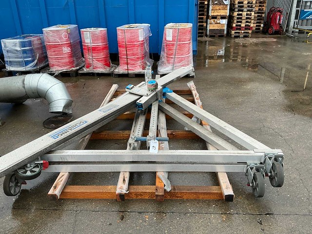 2017 schilling aluminium portaalkraan - afbeelding 1 van  8