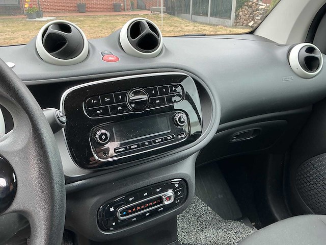 2017 smart fortwo coupé - afbeelding 5 van  30