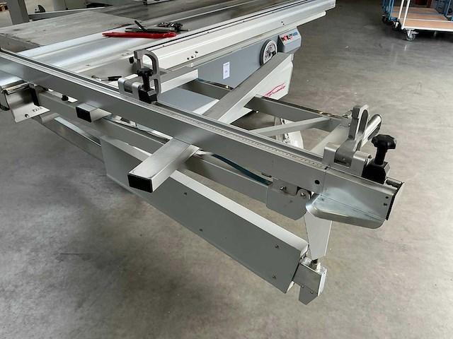 2017 tornado p-32 paneelcirkelzaagmachine - afbeelding 1 van  1