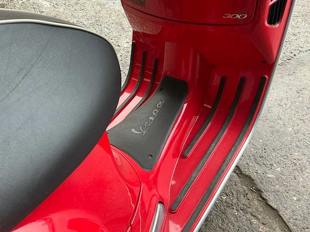 2017 vespa gts super 300 moto scooter - afbeelding 11 van  14