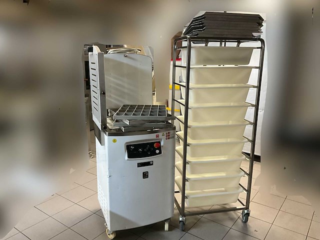 2017 vitella sqg sa 20 automatische deegverdeler + rvs kar deegbakken - afbeelding 1 van  19