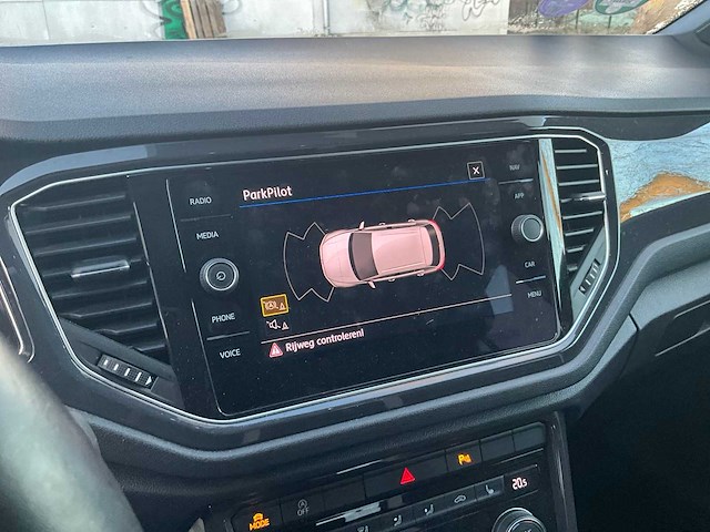 2017 volkswagen t-rock - afbeelding 3 van  24