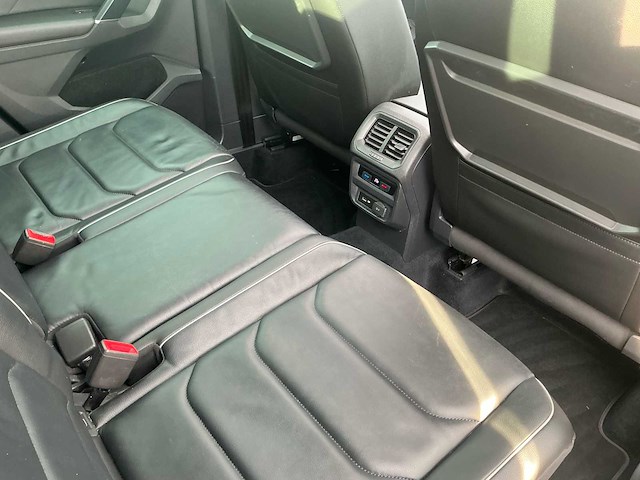 2017 volkswagen tiguan 1.4 tsi dsg blue motiontechnology lounge personenauto - afbeelding 19 van  40