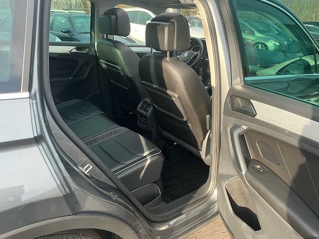 2017 volkswagen tiguan 1.4 tsi dsg blue motiontechnology lounge personenauto - afbeelding 28 van  40