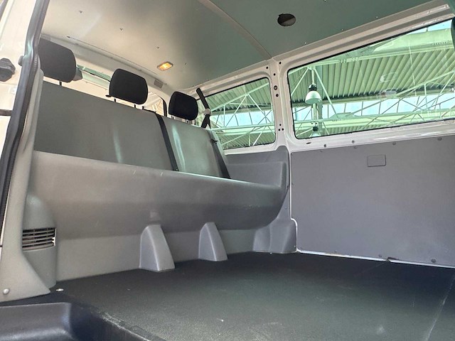2017 volkswagen transporter - 4x4 - 102000km - afbeelding 8 van  17