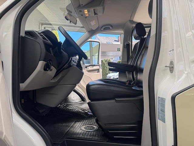 2017 volkswagen transporter - 4x4 - 102000km - afbeelding 1 van  4