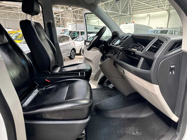 2017 volkswagen transporter kombi 4x4 minibus - afbeelding 18 van  23