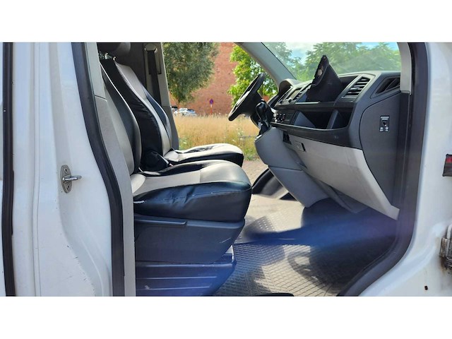 2017 volkswagen transporter kombi - afbeelding 18 van  49
