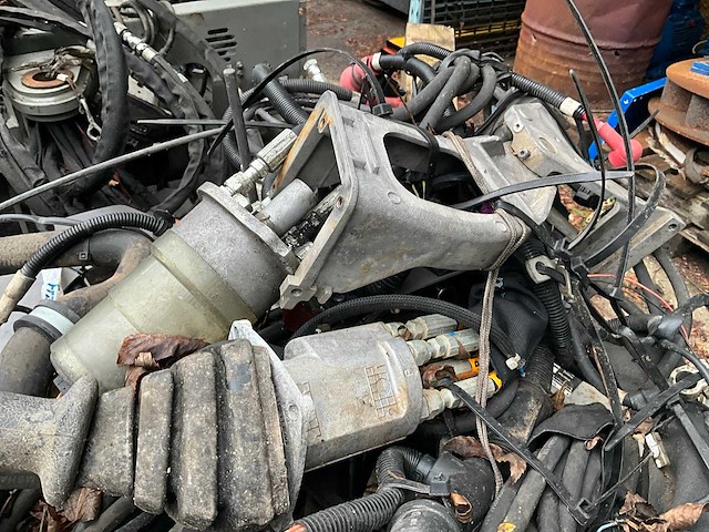 2017 volvo ecrd25d harnas hydraulische verdeelblokken en leidingen - afbeelding 5 van  6
