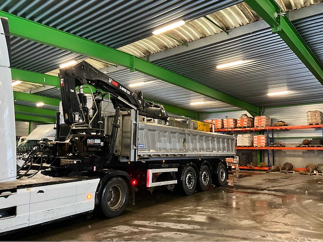 2017 volvo fh vta3t trekker met 2017 royen rs3h4 kraan, oplegger - afbeelding 4 van  55