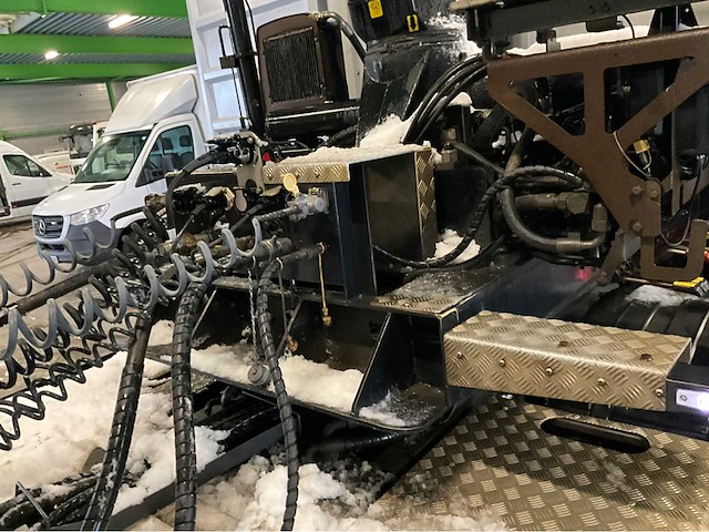 2017 volvo fh vta3t trekker met 2017 royen rs3h4 kraan, oplegger - afbeelding 20 van  55