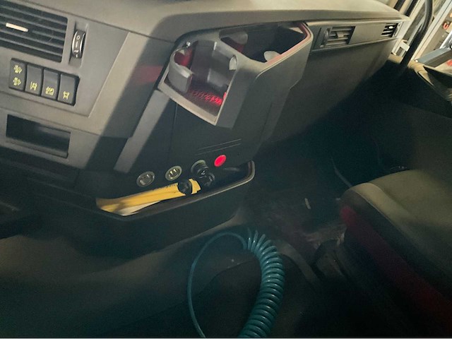 2017 volvo fh vta3t trekker met 2017 royen rs3h4 kraan, oplegger - afbeelding 30 van  55