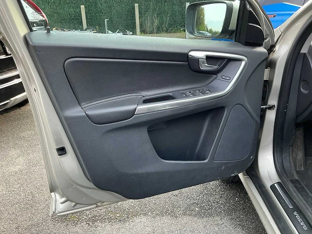 2017 volvo xc60 - afbeelding 4 van  25