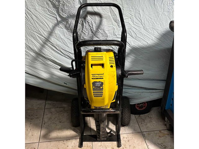 2018 atlas copco proi breekhamer - nieuwe beitel - afbeelding 1 van  8