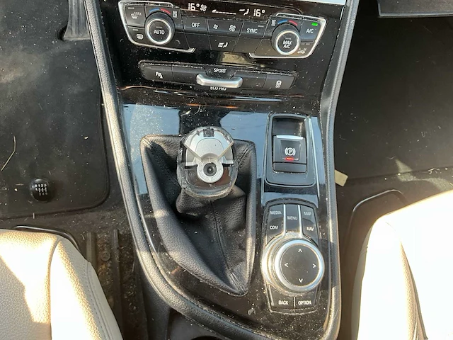 2018 bmw 216i personenauto - afbeelding 14 van  34