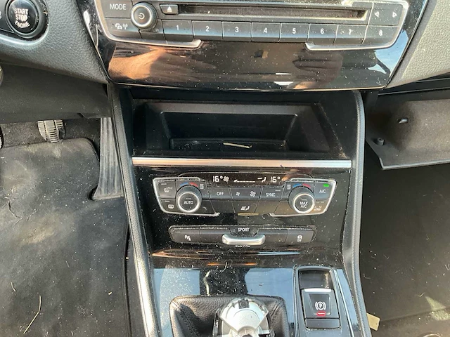 2018 bmw 216i personenauto - afbeelding 15 van  34