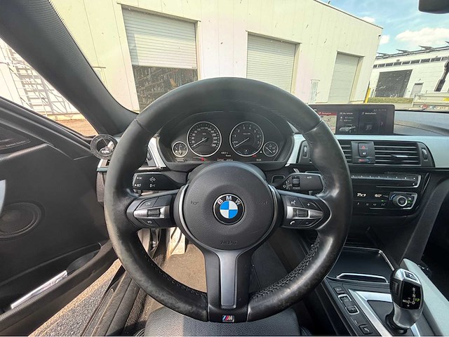 2018 bmw 330e iperformance m pack personenauto - afbeelding 2 van  16