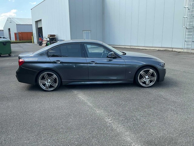 2018 bmw 330e iperformance m pack personenauto - afbeelding 14 van  16