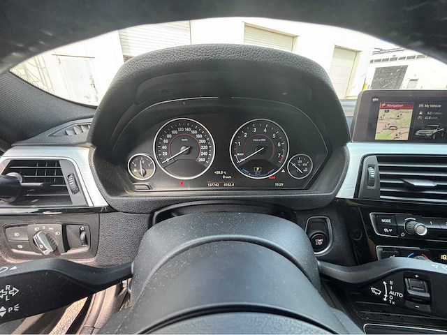 2018 bmw 330e iperformance m pack personenauto - afbeelding 8 van  39