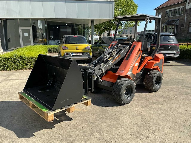 2018 cast cast 28t kniklader met graafbakken - afbeelding 1 van  15