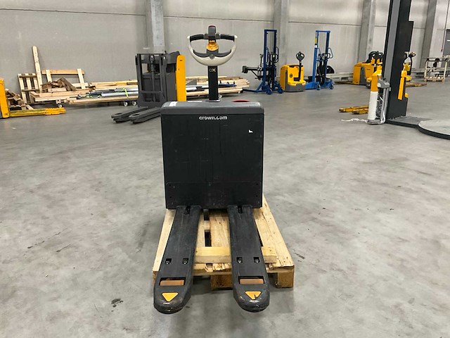 2018 crown wp 3015 elektrische palletwagen - afbeelding 10 van  13
