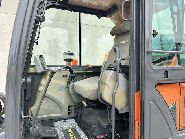 2018 doosan dx55-9c midigraafmachine - afbeelding 19 van  34