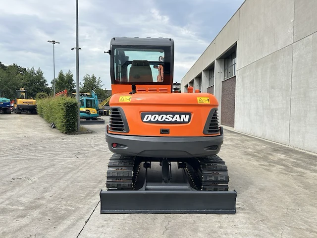 2018 doosan dx55-9c midigraafmachine - afbeelding 31 van  34