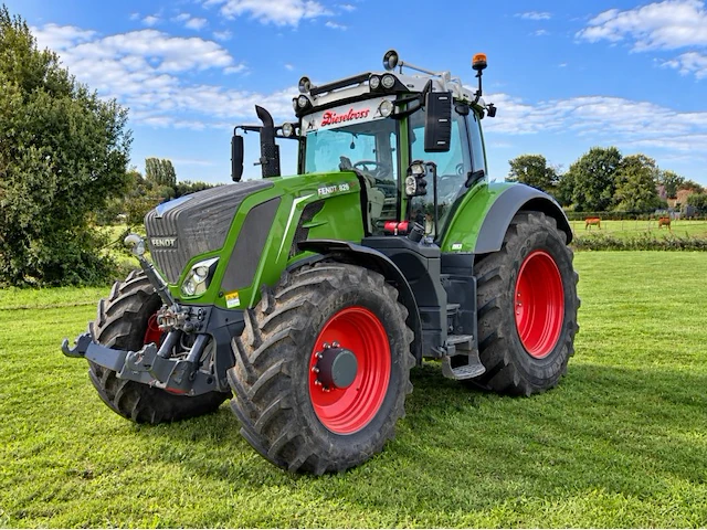 2018 fendt 828 vario vierwielaangedreven tractor - afbeelding 1 van  40