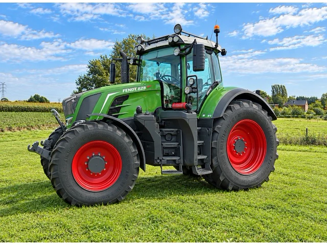 2018 fendt 828 vario vierwielaangedreven tractor - afbeelding 12 van  40