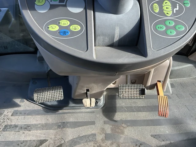 2018 fendt 828 vario vierwielaangedreven tractor - afbeelding 25 van  40