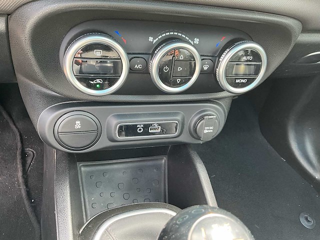 2018 fiat 500l 0.9 lounge monovolume - panoramisch dak - airco - trekhaak - benzine - afbeelding 30 van  66