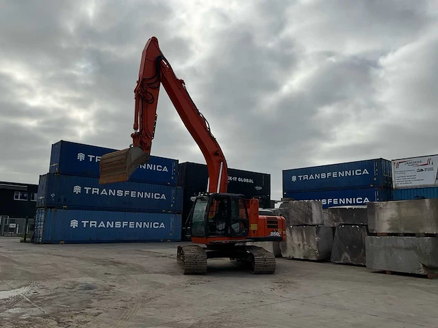 2018 hitachi zx250lc-6 rupsgraafmachine - afbeelding 12 van  33