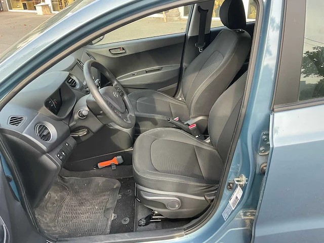 2018 hyundai i10 personenauto - afbeelding 2 van  15